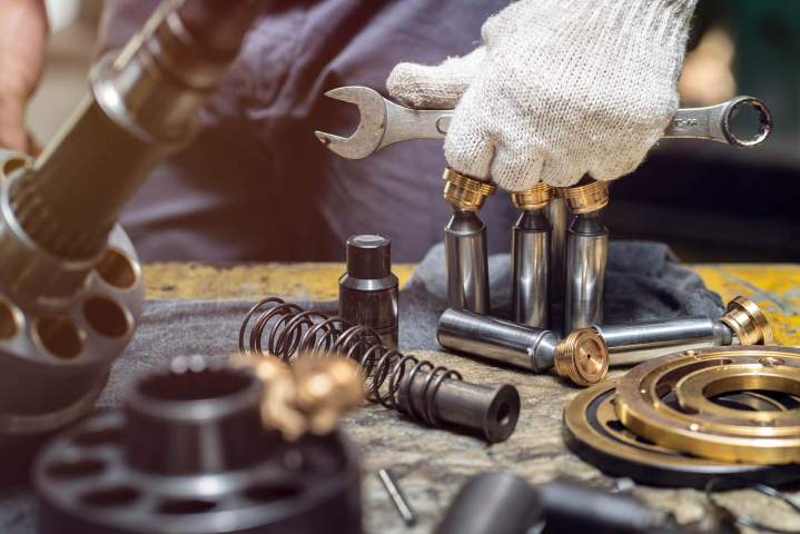 Heavy machinery engine failure analysis in Abitibi-Témiscamingue