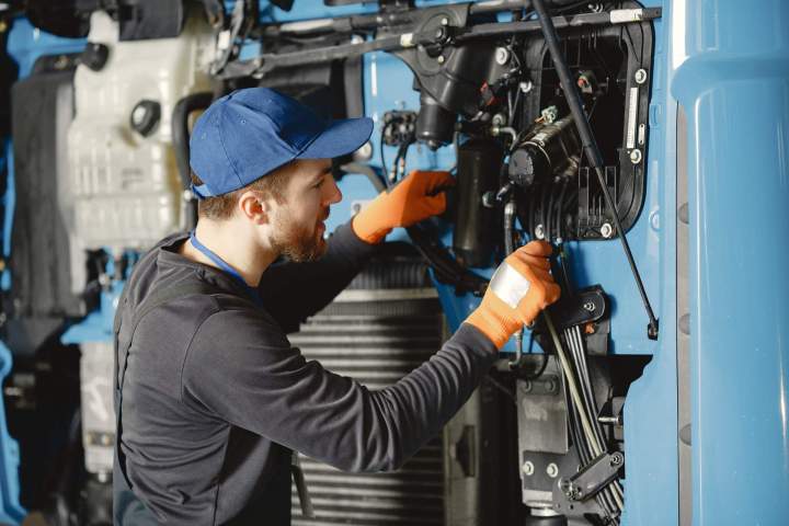 Heavy machinery refurbishment in Abitibi-Témiscamingue